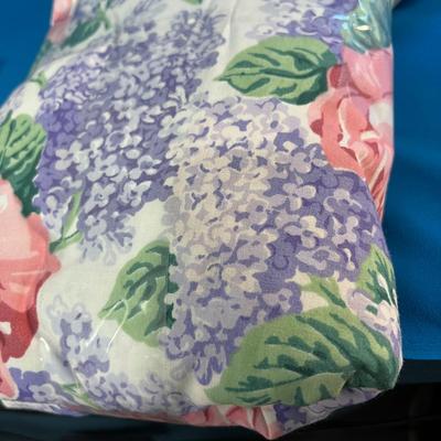KING FLAT FLORAL SHEET WITH RUFFLE