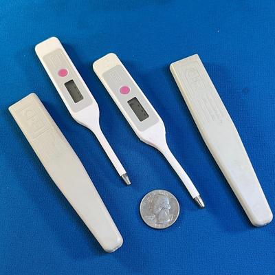 PAIR OF DIGITAL THERMOMETERS IN CASE BOTH WORK!