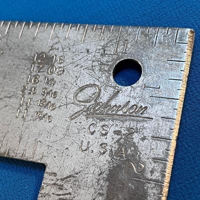 VINTAGE â€œJOHNSONâ€ SQUARE TOOL 19â€ 