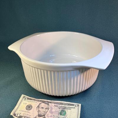 3 QT. BAKING DISH BY ROSCHO CLEAN NICE