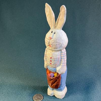 FUN CARVED LOOK BUNNY FIGURAL 8â€