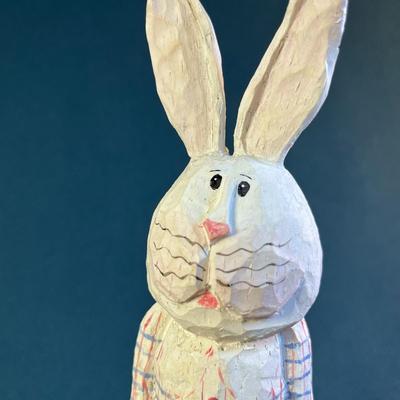 FUN CARVED LOOK BUNNY FIGURAL 8â€
