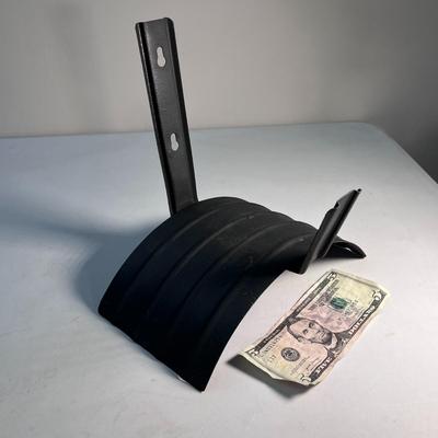 WALL MOUNT HOSE STORER