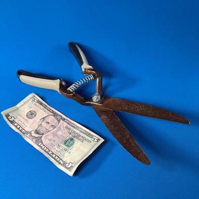 SOFT GRIP GRASS CLIPPERS