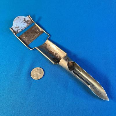 ANTIQUE KITCHEN PEELER SLICER TOOL