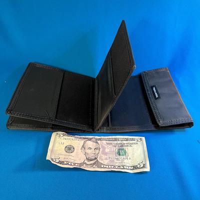 REALISTIC CD/DVD 6 SLOTS
