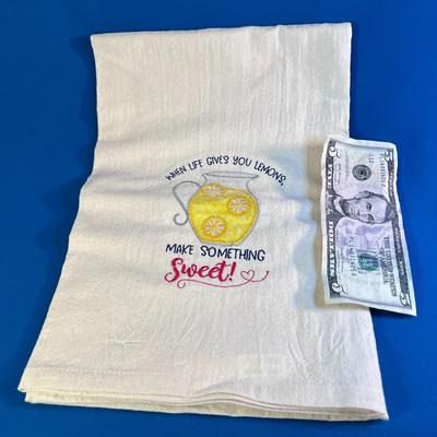 MUSLIN KITCHEN TOWEL VINYL COVERED PITCHER OF LEMONADE