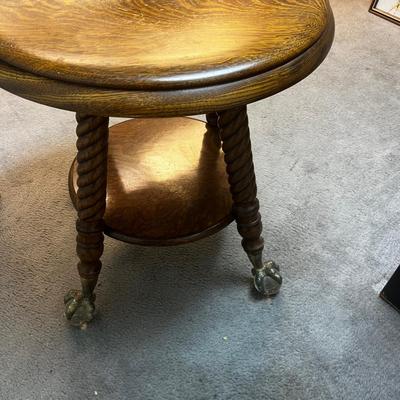Round Oak Occasional Table Antique Claw & Ball Foot