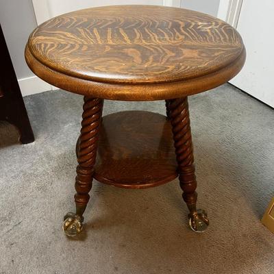 Round Oak Occasional Table Antique Claw & Ball Foot