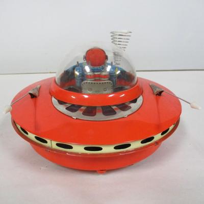 Battery Powered Flying Saucer With Pilot