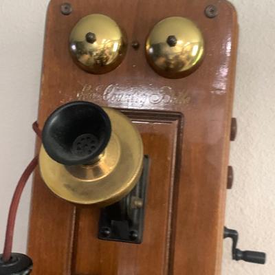 Guild The Country Belle Telephone Radio (Model 556)/antique telephone/vintage wall telephone
