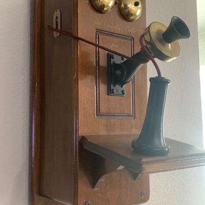 Guild The Country Belle Telephone Radio (Model 556)/antique telephone/vintage wall telephone