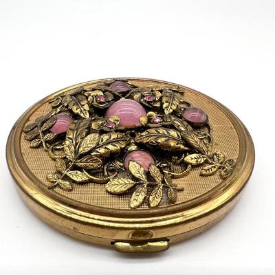Vintage Powder Compact & Vintage Powder NeCklace