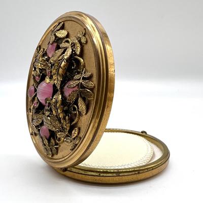 Vintage Powder Compact & Vintage Powder NeCklace