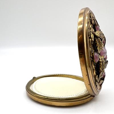 Vintage Powder Compact & Vintage Powder NeCklace