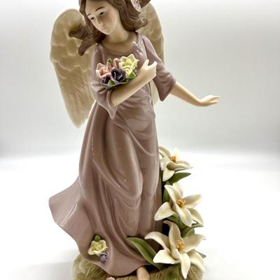 GRANDEUR NOEL Porcelain Angel
