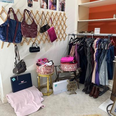 Lot 5: Women's Clothing, Rug & More (Brick House)