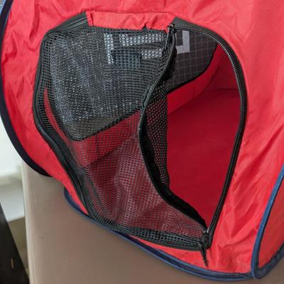 Portable Dog Kennel Red