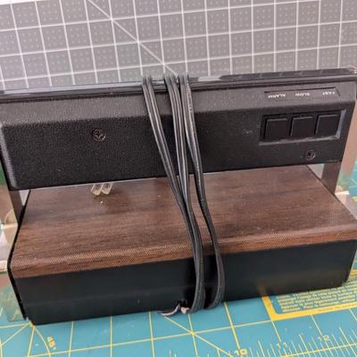 2 microphones + Zenith radio alarm clock