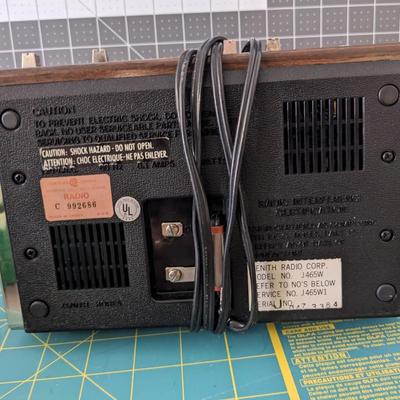 2 microphones + Zenith radio alarm clock