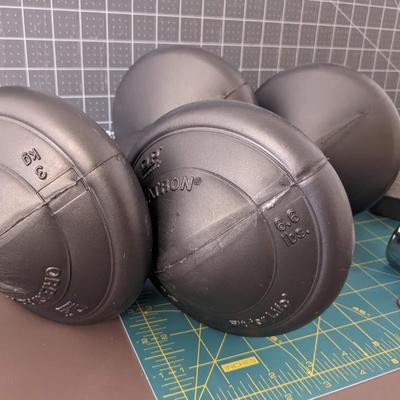 3 Sets of handheld weights