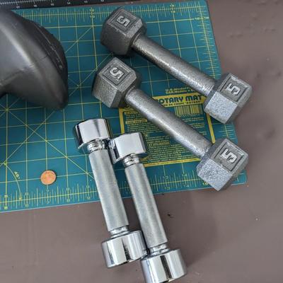 3 Sets of handheld weights