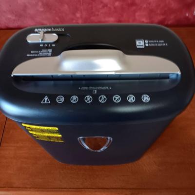 Amazonbasics Shredder