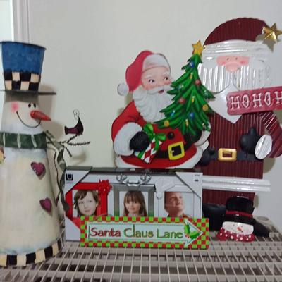 Santa Claus Lane Photo Frame Set