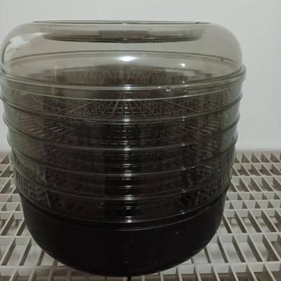 Dehydrator