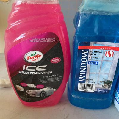 Turtle wax ice snow foam + safeway window glass cleaner + 2 sset of Clorox 121 Oz. Concentrated Improved Whitening Bleach