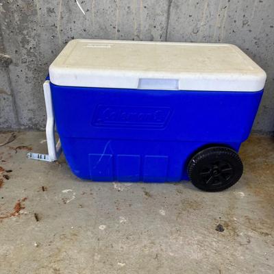 Coleman Cooler with wheels