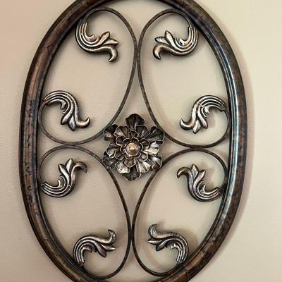 Hall Entry Lot~ 3 Drawer Side table, lamp, & Wall Decor*Read Details