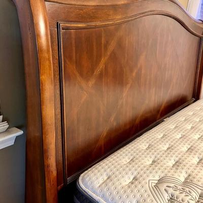KING Size Sleigh Bed *Read Details