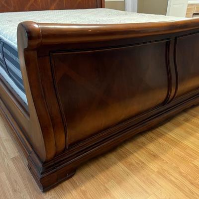 KING Size Sleigh Bed *Read Details