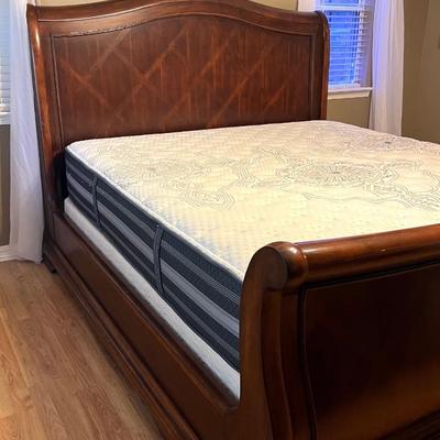 KING Size Sleigh Bed *Read Details