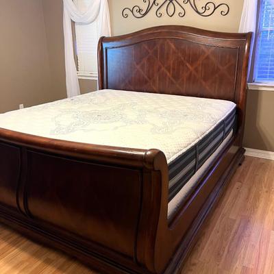 KING Size Sleigh Bed *Read Details