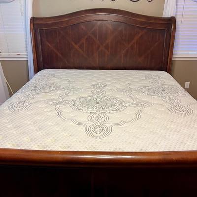KING Size Sleigh Bed *Read Details
