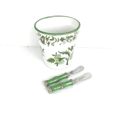 964 Saks 5th Ave Flower Pot with 2 Julia Knight Spreaders