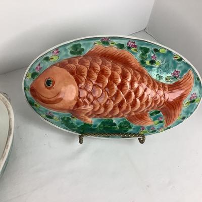 985 Vintage Asian Koi Fish Covered Dish