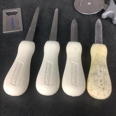 1001 Dexter Oyster Knives with Utensils