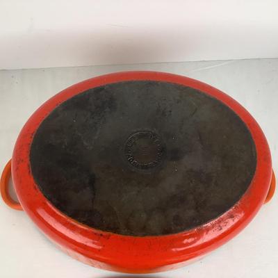 1012 Vintage Le Creuset "E" Flame Oval Orange Dutch Oven