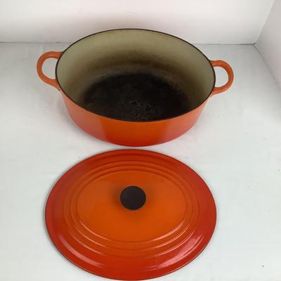1012 Vintage Le Creuset "E" Flame Oval Orange Dutch Oven