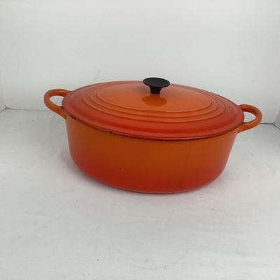 1012 Vintage Le Creuset "E" Flame Oval Orange Dutch Oven