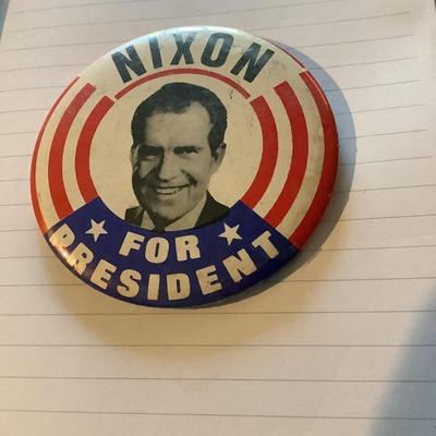 Richard Nixon, former president of the USA Button Pin Pinback Collectibles