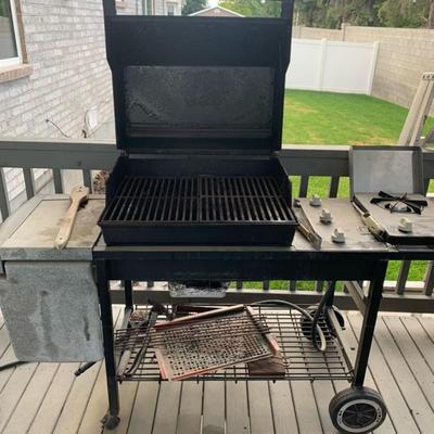 Weber BBQ Grill (Natural Gas connection), cover, & BBQ Utensils