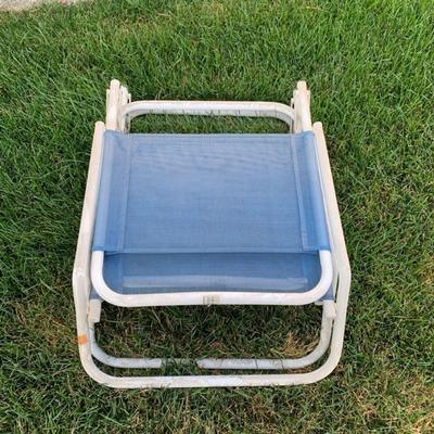 2 Foldable chairs (blue)