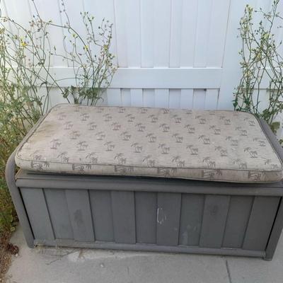 Outdoor Storage Bin with Seat & Pad