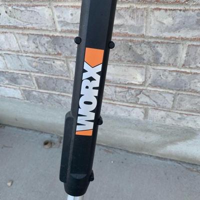 Worx weed trimmer 20V (no battery/charger)