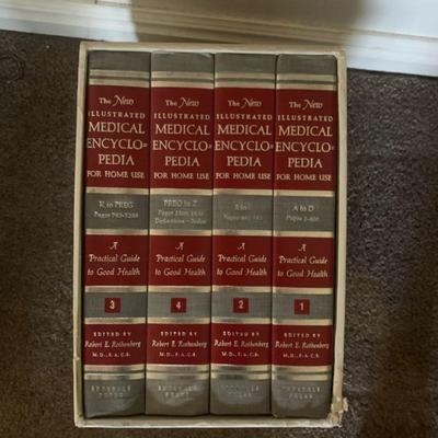 The New Illustrated MEdical Encyclopedia for home use set