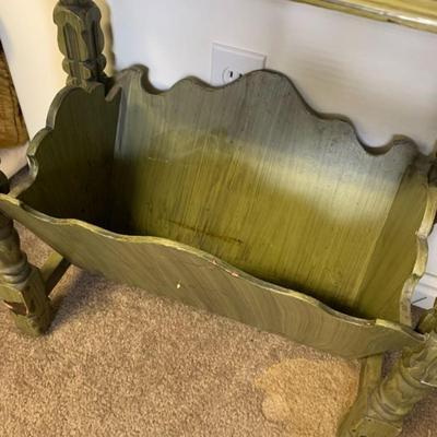 Green table shelf with magazine/book holder